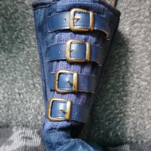 Perry's boots - Picture 4 of 8